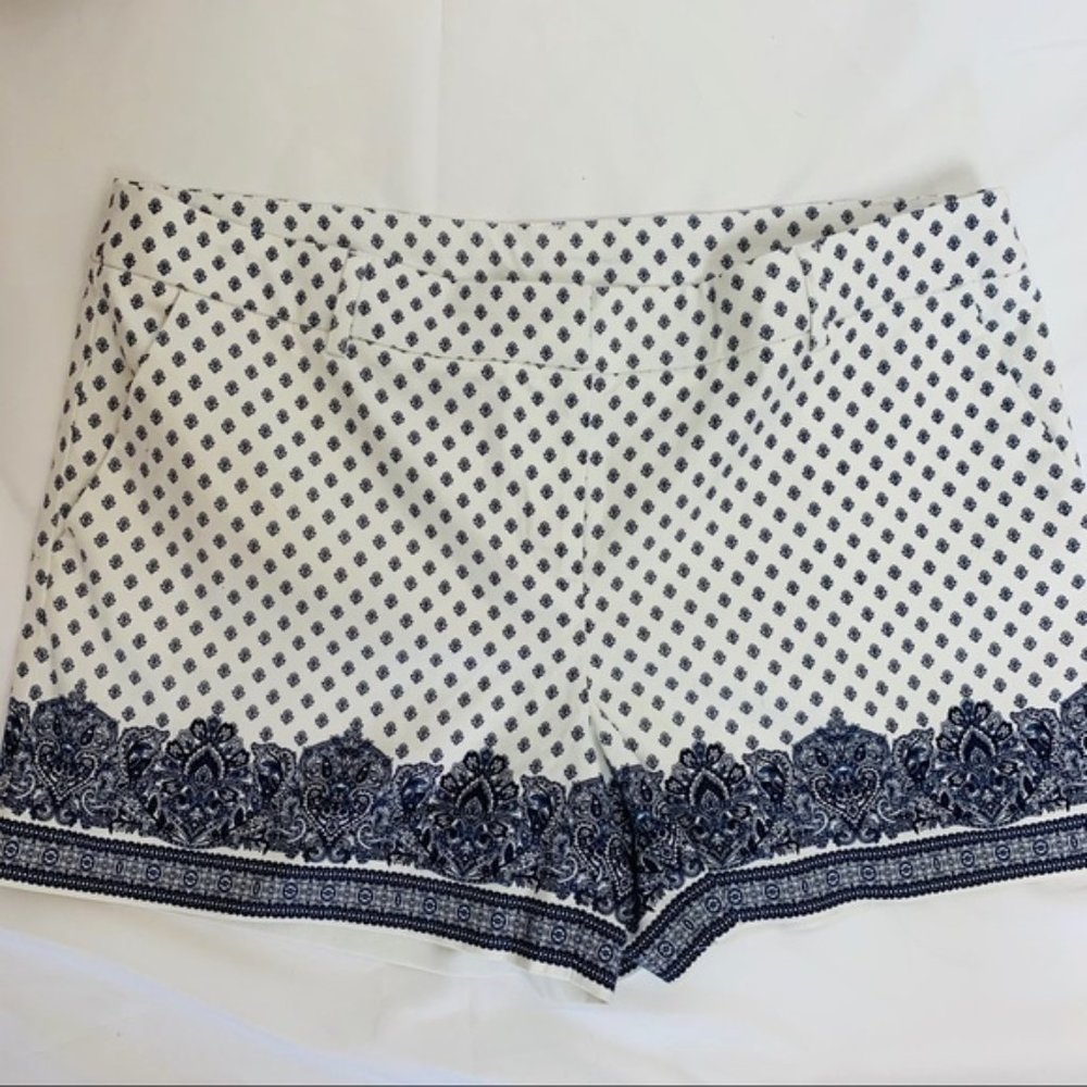 ARTISAN NY Blue & White Print Shorts - 12